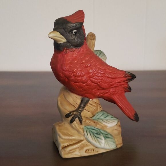 Vintage Hand Painted Cardinal Fine Porcelain Figurine - Picture 1 of 7
